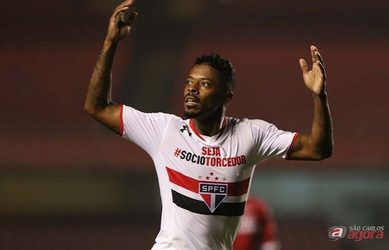 Michel Bastos abriu o caminho da vitória do São Paulo frente a Ponte. Foto: Rubens Chiri/saopaulofc.net -