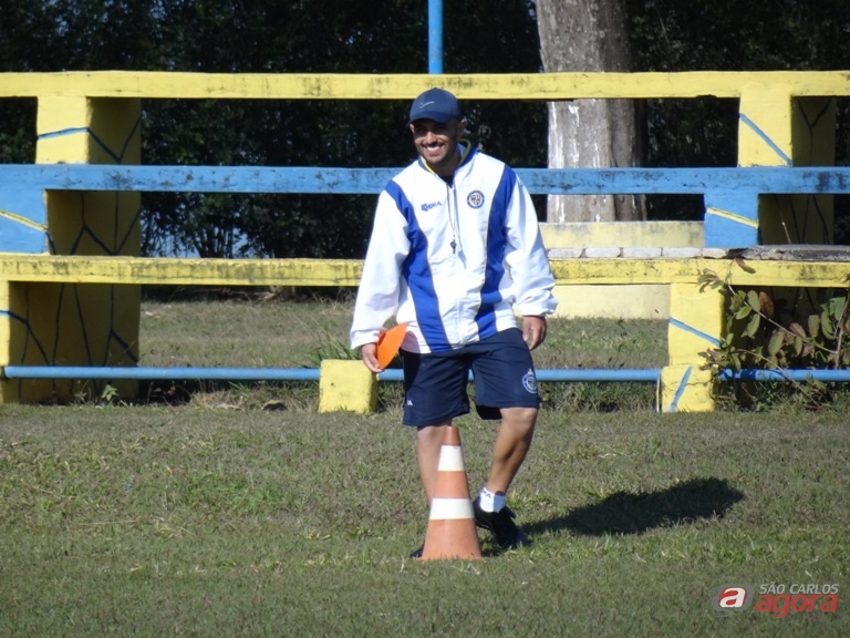 Guanaes está em alta no São Carlos e direção quer permanência do técnico. Foto: Marcos Escrivani -
