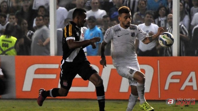 Lucas Lima em ação contra o Vasco. Meia ganha primeira chance na seleção. Foto: Pedro Ernesto Guerra Azevedo/Santos FC -