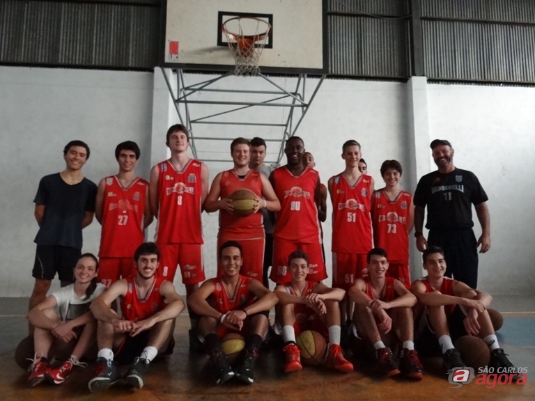 Vitória dupla pode garantir vaga na equipe sub16 para a semifinal do campeonato. Foto: Marcos Escrivani -
