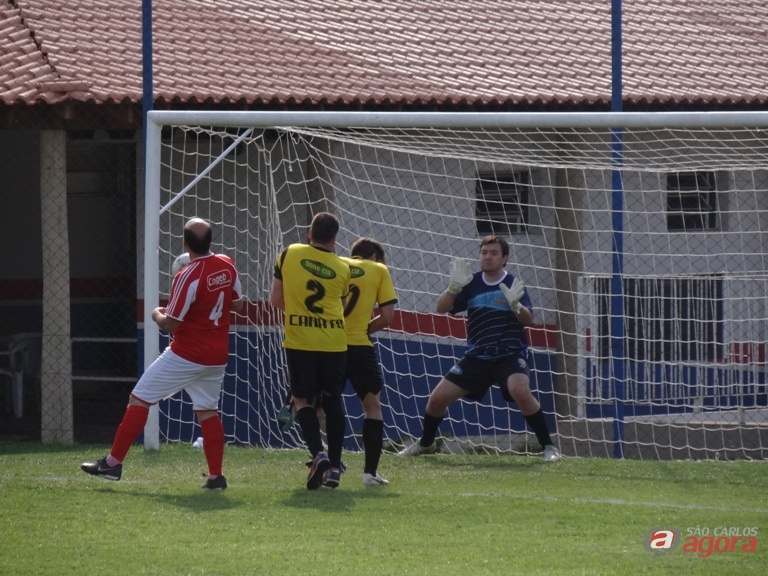 Com um bom jogo, o Canato venceu o Cogeb na rodada. Fotos: Marcos Escrivani -