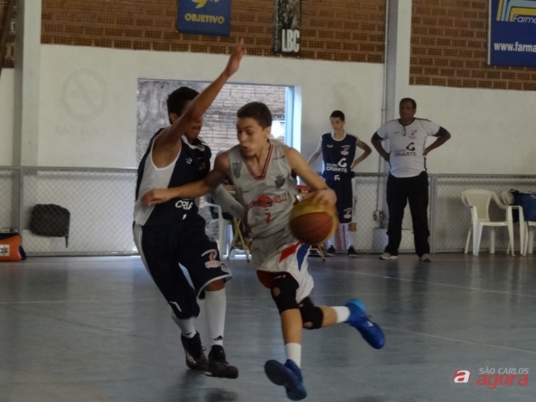 Equipe são-carlense não conseguiu desenvolver seu melhor basquete e perdeu para Prudente. Fotos: Marcos Escrivani -