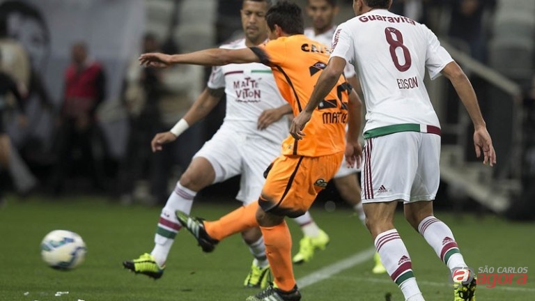 Marciel, que estreava, no momento do primeiro gol corintiano. Foto: www.agenciacorinthians.com.br -