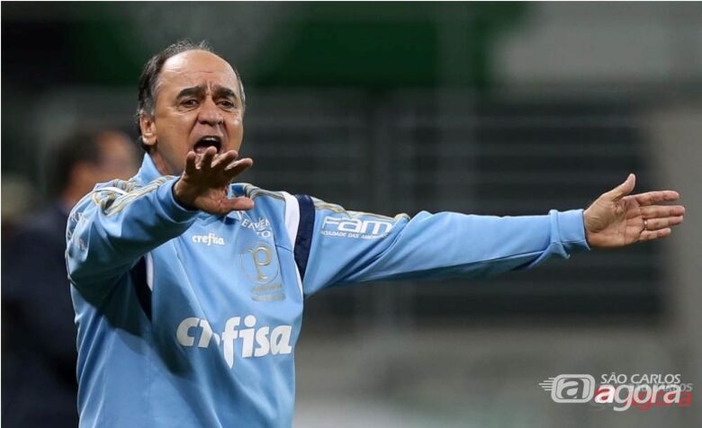 Marcelo Oliveira grita com equipe. Mas pouco adiantou. Foto: Cesar Greco/Agência Palmeiras/Divulgação - 