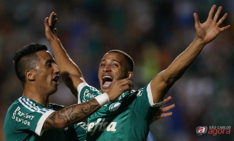 Vitor Hugo comemora o gol que abriu o caminho da vitória palmeirense. Foto: Cesar Greco/Agência Palmeiras/Divulgação -