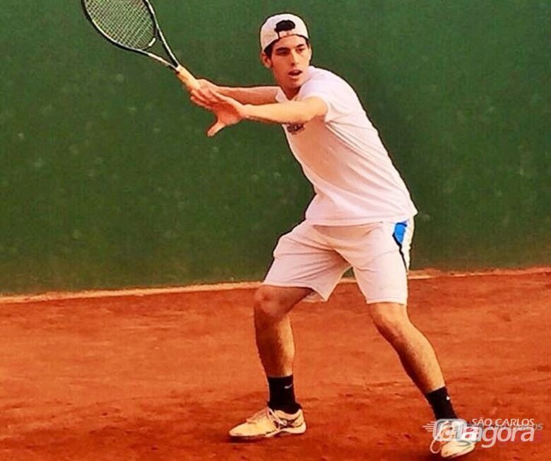 Após uma batalha de três horas, Victor Bertoldo derrotou o argentino cabeça 5 do quali, Agostin Moyano. Foto: Arquivo Pessoal -