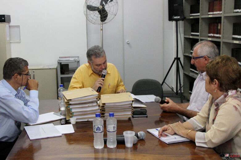 Vereadores Paraná, Lineu e Laíde ouvem depoimento do ex-secretário de Serviços Públicos, Nivaldo Sigoli (Assessoria de Imprensa CMSC) -