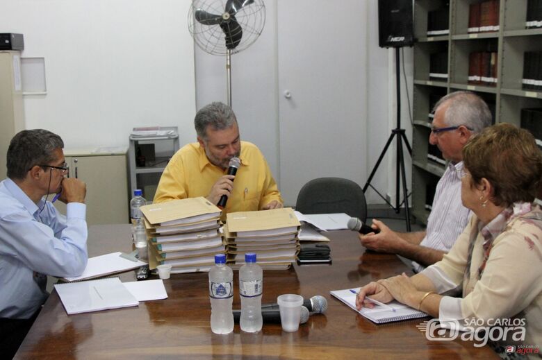 Vereadores Paraná, Lineu e Laíde ouvem depoimento do ex-secretário de Serviços Públicos, Nivaldo Sigoli (Assessoria de Imprensa CMSC) - 