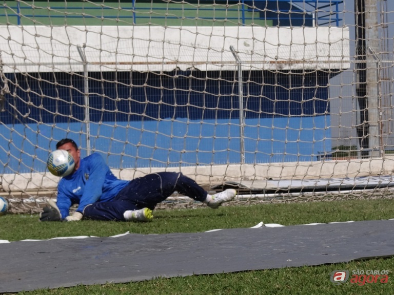 Tom retorna ao gol após cumprir suspensão e quer ‘despachar’ Assisense. Foto: Marcos Escrivani -