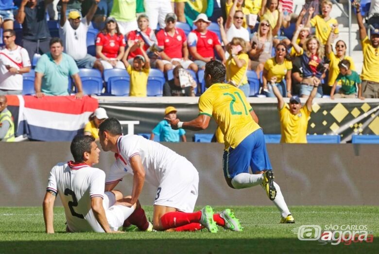 Hulk comemora. Atacante fez o gol solitário da vitória brasileira. Foto: Rafael Ribeiro/CBF - 