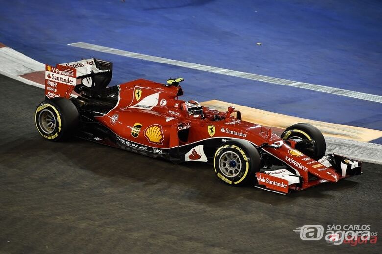 De forma surpreendente, Vettel desbancou as favoritas Mercedes em Cingapura. Studio Colombo/Pirelli - 