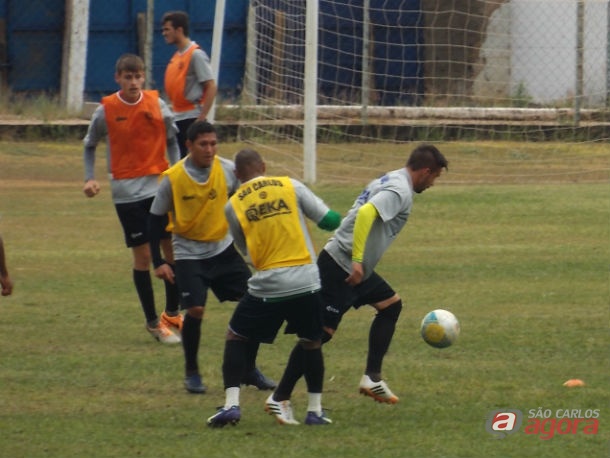 Equipe treina sob o comando de Guanaes. Preparação para mais uma batalha. Foto: Rovanir Frias/SCFC -