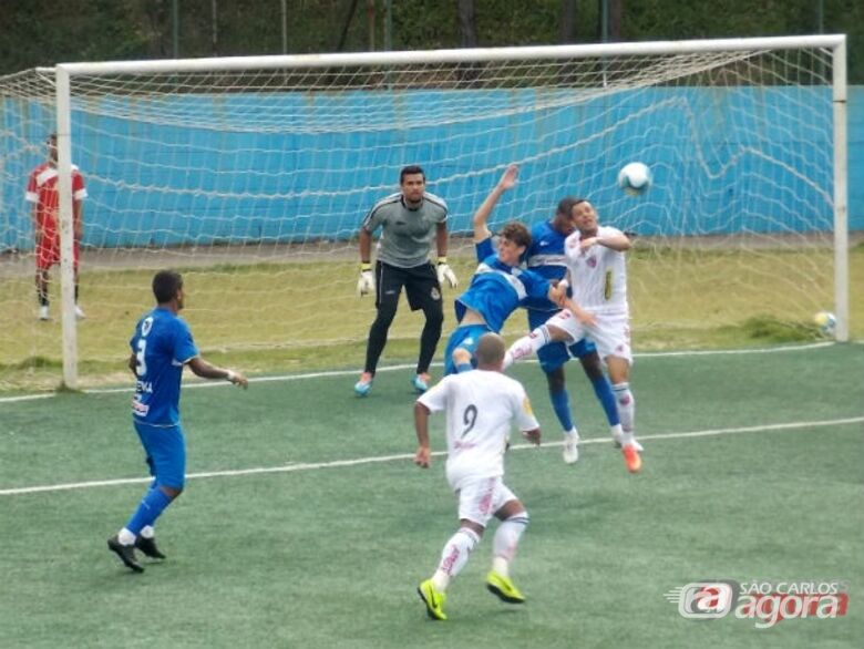 Em Taboão da Serra, São Carlos ficou no 1 a 1 com o time da casa. Foto: Rovanir Frias/SCFC - 