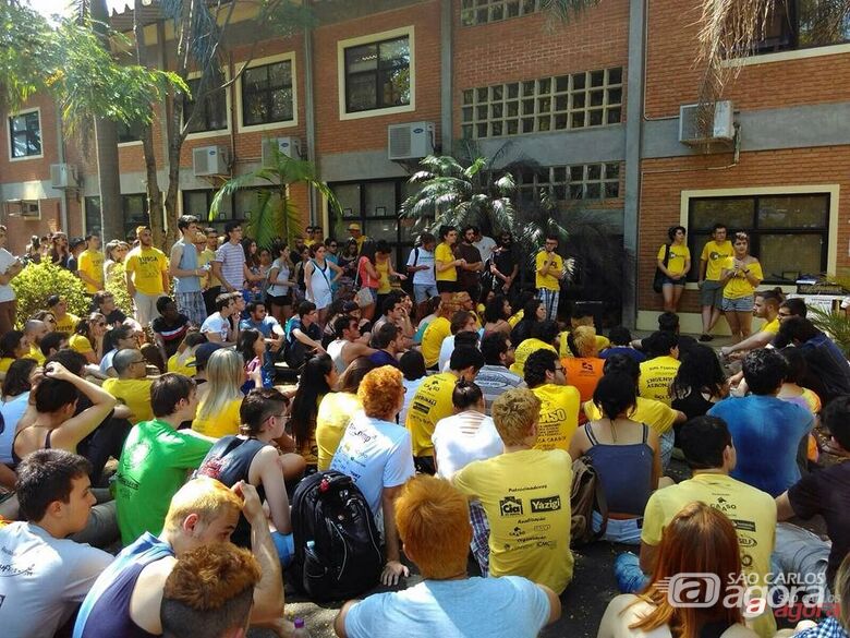 Em protesto alunos decidiram ocupar prédio da prefeitura da universidade. (foto Facebook) - 