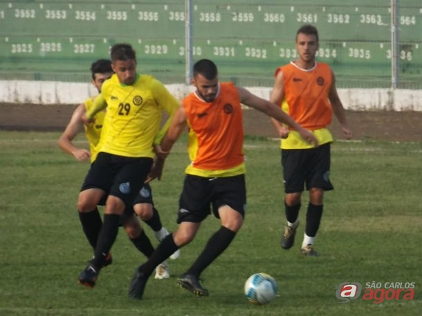 Guanaes comandará sua equipe na tarde desta quinta-feira, 1, para fazer os últimos ajustes em treino. Foto: Rovanir Frias/SCFC -