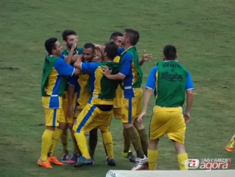 Willian Dias comemora gol decisivo que ajudou ao retorno da Águia à Série A3 - 
