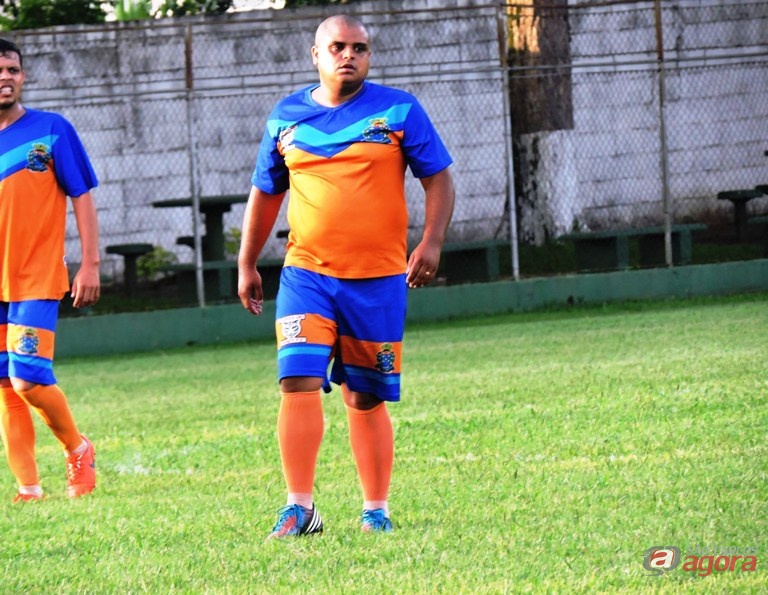 Ostentando a camisa 10, atleta converteu pênalti que decretou conquista. Foto: Gustavo Curvelo/Divulgação -
