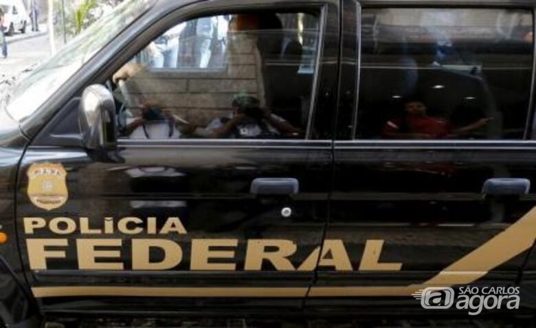 Carro da Polícia Federal visto no Rio de Janeiro. Foto: Sergio Moraes - 