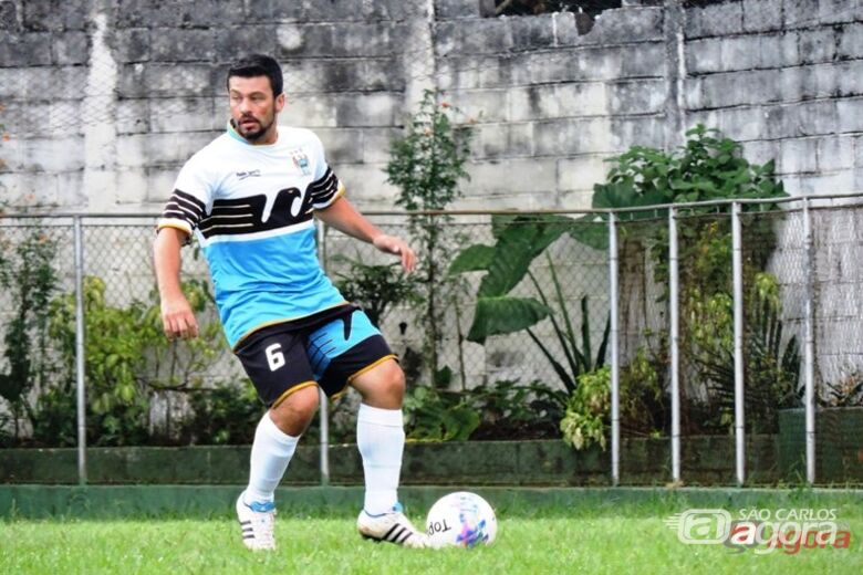Organizador do futebol da igreja, Thiago Domingos já jogou profissionalmente. Foto: Gustavo Curvelo/Divulgação - 