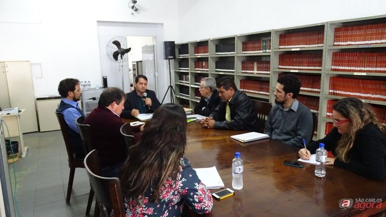 Membros da CPI que investiga irregularidades na Prefeitura e funcionários da Câmara Municipal (assessoria de imprensa CMSC) -