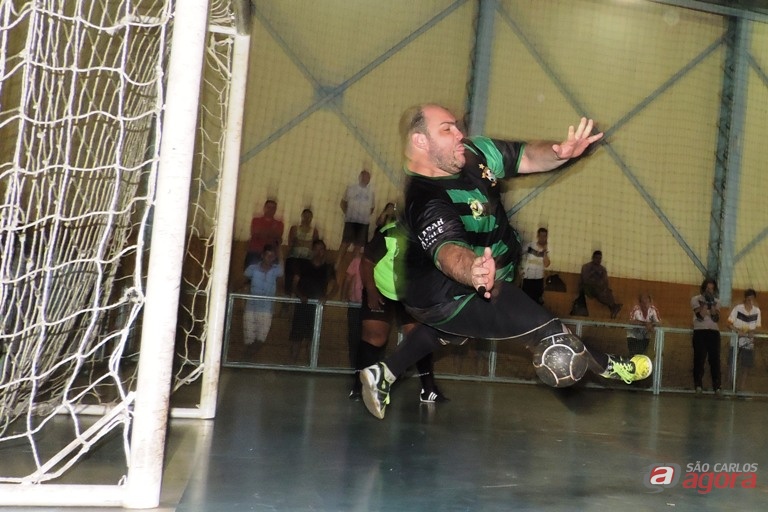 Lucão foi eleito melhor goleiro do futsal em 2015; agora, a luta é para chegar ao título. Foto: Gustavo Curvelo/Divulgação -