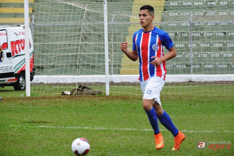 Pedro é um dos responsáveis pela defesa gremista ter sofrido apenas um gol em três jogos. Foto: Gustavo Curvelo/Divulgação -
