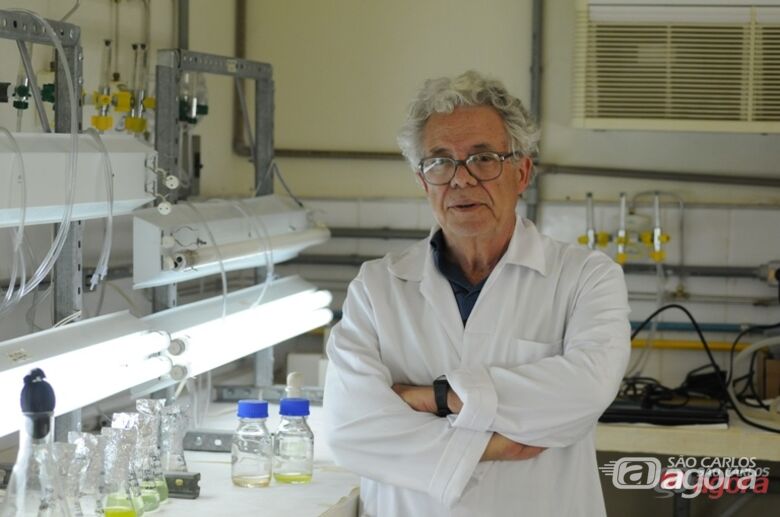 Professor da UFSCar coordena pesquisa sobre microalgas no Estado de SP. Foto: Enzo Kuratomi - 