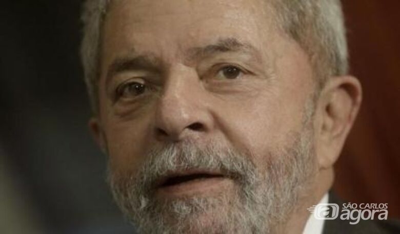 Ex-presidente Luiz Inácio Lula da Silva durante reunião com membros do Partido dos Trabalhadores. Foto: Reuters/Paulo Whitaker - 