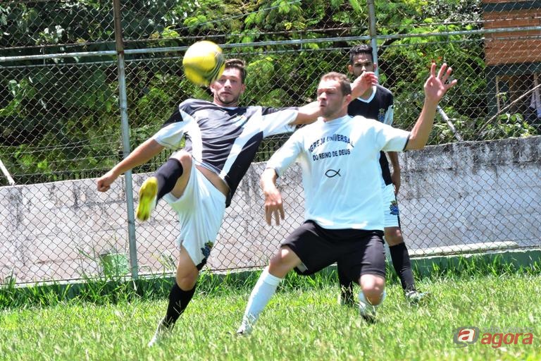Quem Procura Acha e Universal fizeram jogo equilibrado, de cinco gols. Foto: Gustavo Curvelo/Divulgação -