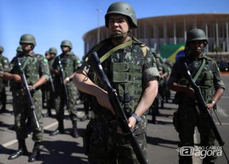 O governo planeja incluir as Forças Armadas nas mesmas regras previdenciárias estabelecidas para os demais servidores. Foto: Reuters/Adriano Machado - 