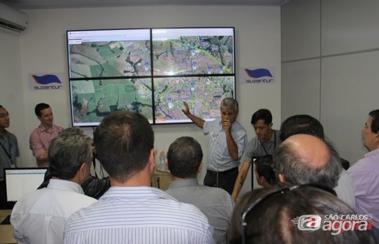 Secretário de trânsito apresenta as mudanças. (foto Milton Rogério) - 