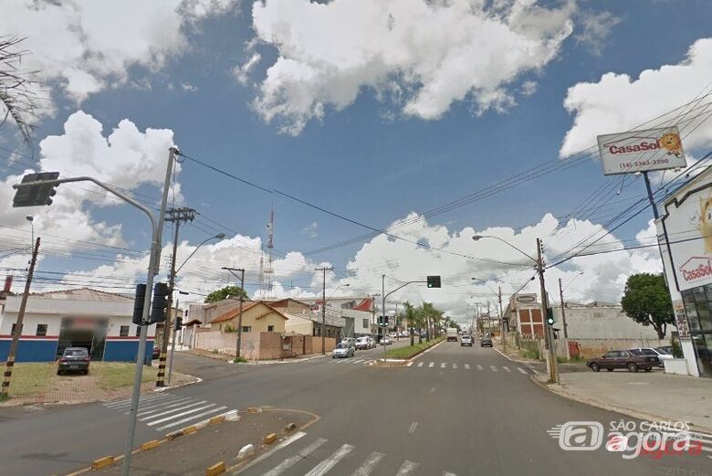 Mulher assalta motorista em semáforo na Getúlio Vargas - 
