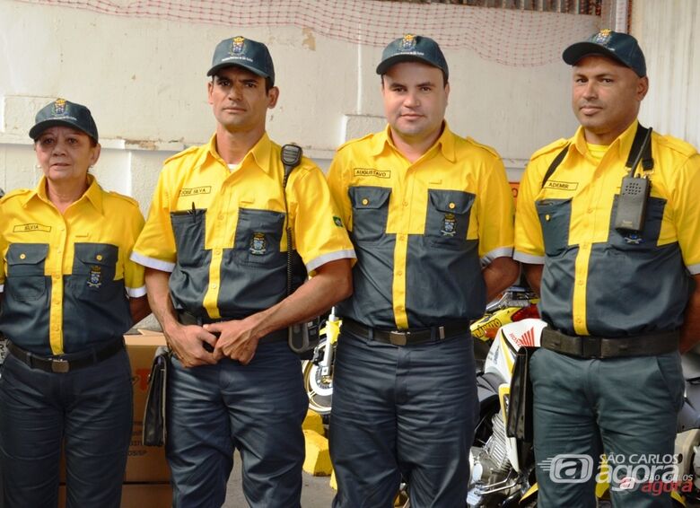 Transporte e Trânsito entrega novos uniformes aos amarelinhos - 