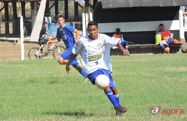 Partida envolvendo o Grêmio Sãocarlense sub16 ficou para quarta-feira, 4. Foto: Gustavo Curvelo/Divulgação -