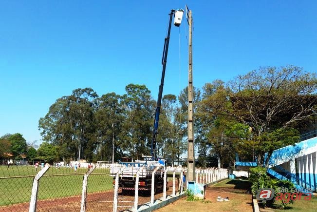 Estádio Municipal de Dourado reinaugura suas torres de iluminação na sexta-feira, 29. Foto: Prefeitura de Dourado/Divulgação -