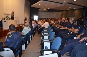 Prefeito assina contrato para início da obra de reforma do antigo velório -