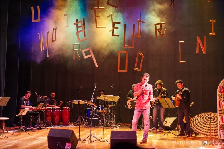 Teatro Municipal recebe o show "O Livro que Canta" -
