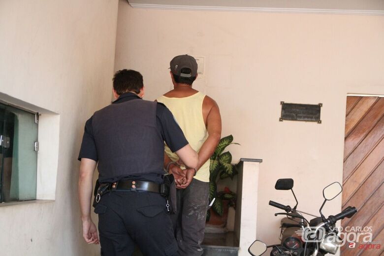 Pedreiro flagra homem furtando casa em construção no Jardim Alvorada - 