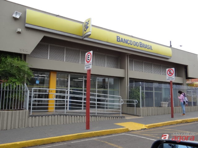 Ladrões roubam coletes e armas no Banco do Brasil, em Ibaté -