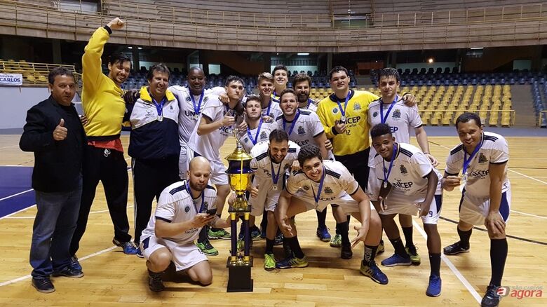 Equipes da SMEL vencem Copa de Handebol -