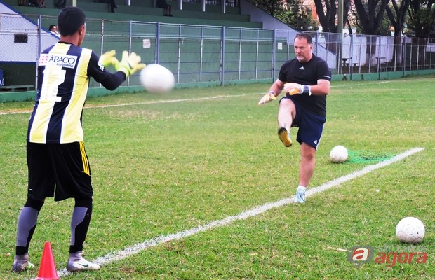 Lobão aposta em metodologia dinâmica de treinos com a contratação de Júlio César. Foto: Gustavo Curvelo/Divulgação -