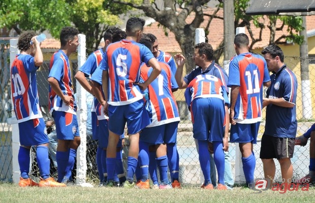 Time do treinador Jonathas Mendes enfrenta os rio-clarenses no Zuzão. Foto: Gustavo Curvelo/Divulgação -
