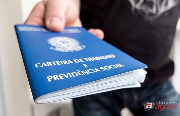 Reforma trabalhista entra em vigor neste sábado e altera contratação, férias, jornada e até almoço -