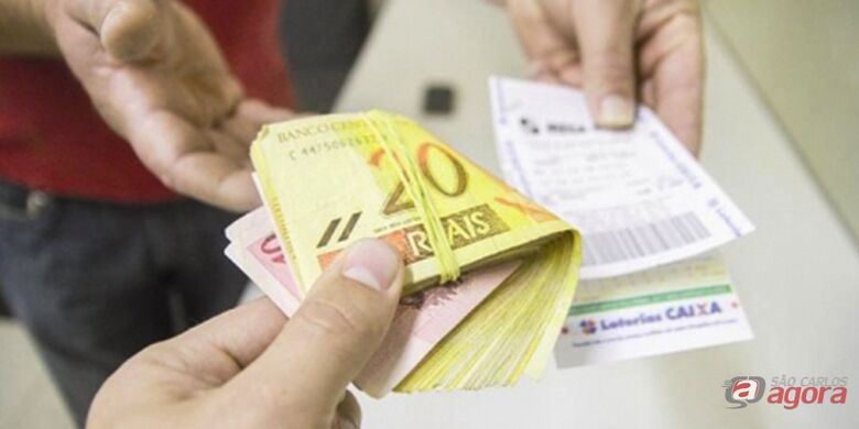 Idoso cai no golpe do bilhete premiado e perde R$ 19.500 em São Carlos -