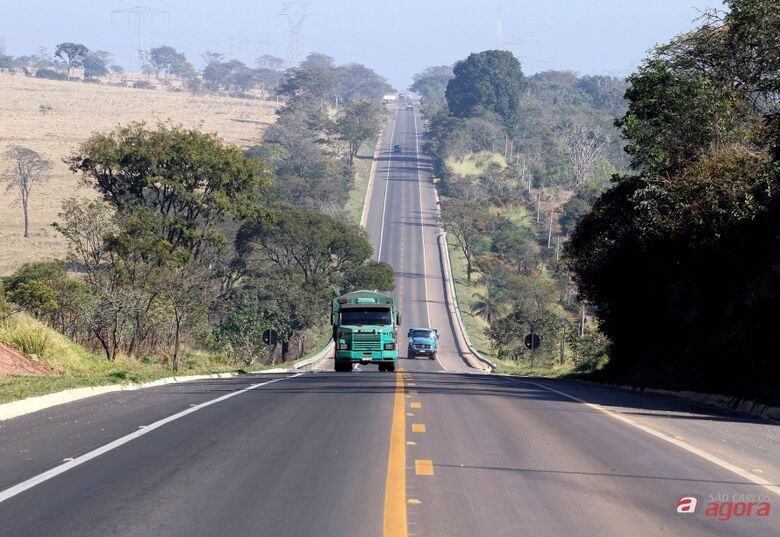Estrada que corta São Carlos está entre as 10 melhores do pais -
