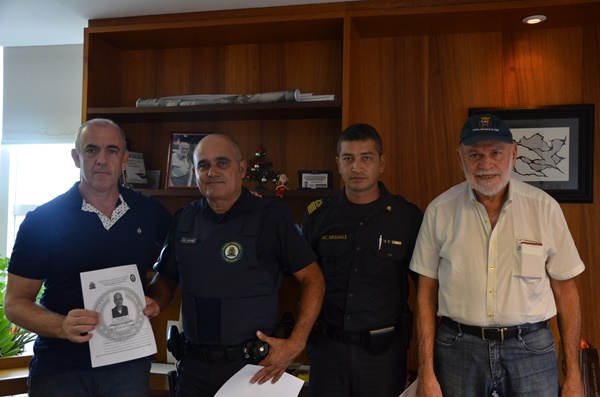 Guardas municipais recebem homenagens -