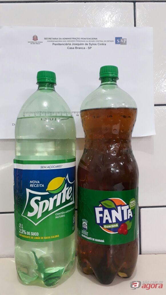 Mulher tenta entrar em presídio com vodka misturada em refrigerantes -