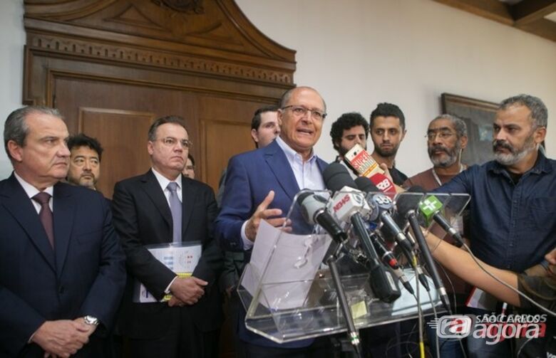 Alckmin anuncia reajuste salarial de 3,5% para os servidores públicos - 