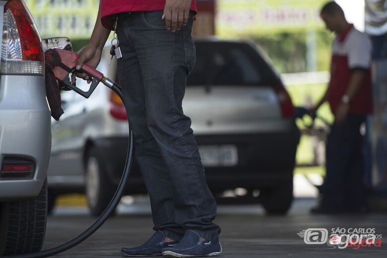 Preços da gasolina e do diesel diminuem hoje nas refinarias - 