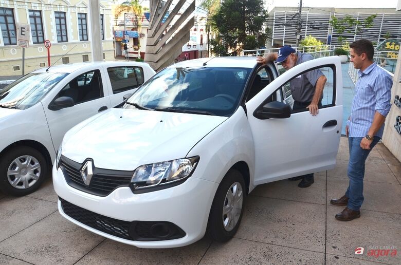 Prefeitura entrega dois novos veículos para Guarda Municipal -